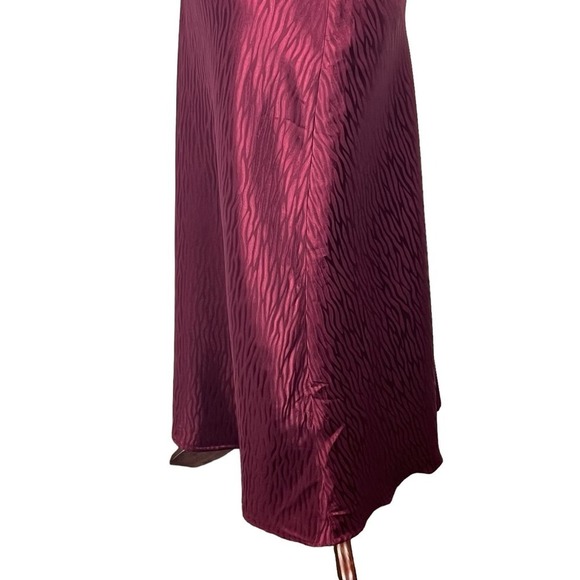 LULU'S FIERCE VISION JACQUARD CUTOUT SATIN MIDI DRESS IN WINE RED NWT SIZE LARGE - Picture 8 of 16